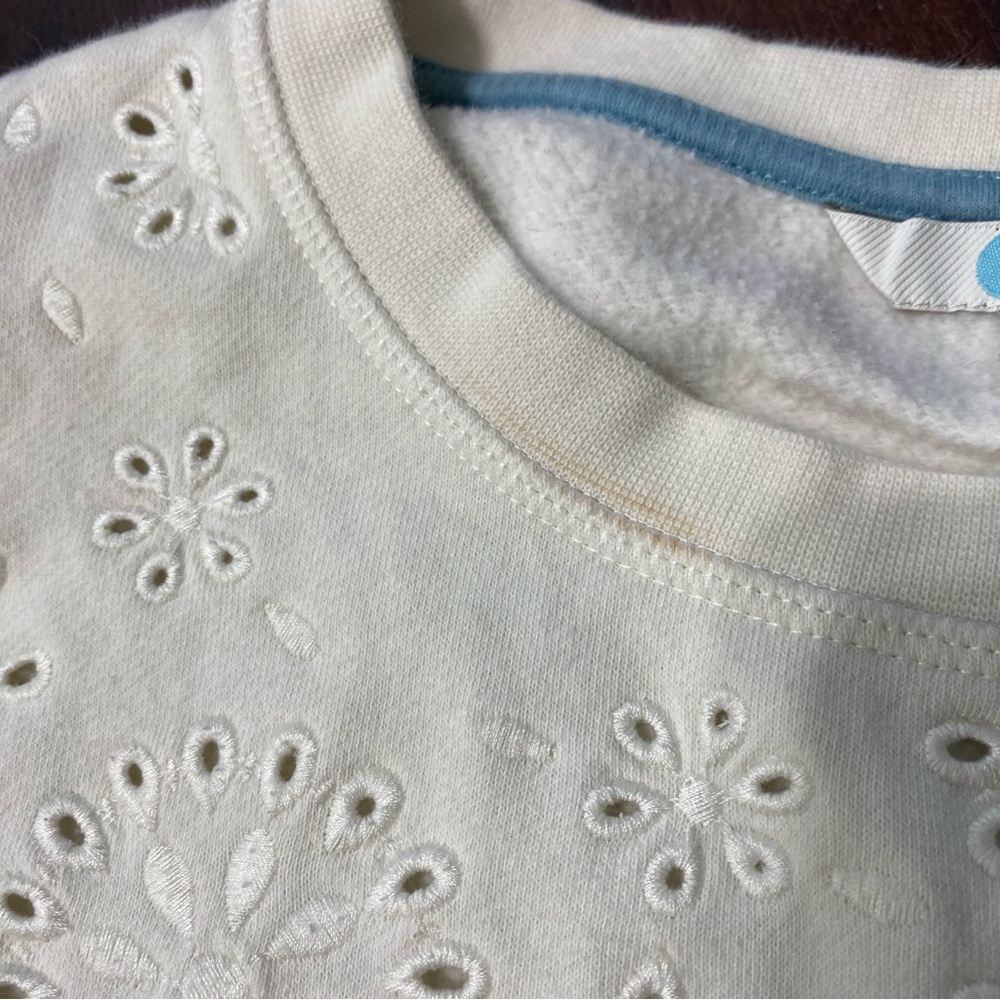 Boden pullover sweatshirt white with eyelet detailing size M - Picture 3 of 5